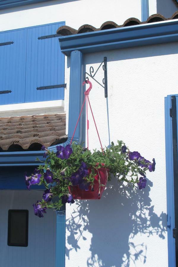 Le Contrevent Vila Saint-Julien-des-Landes Exterior foto