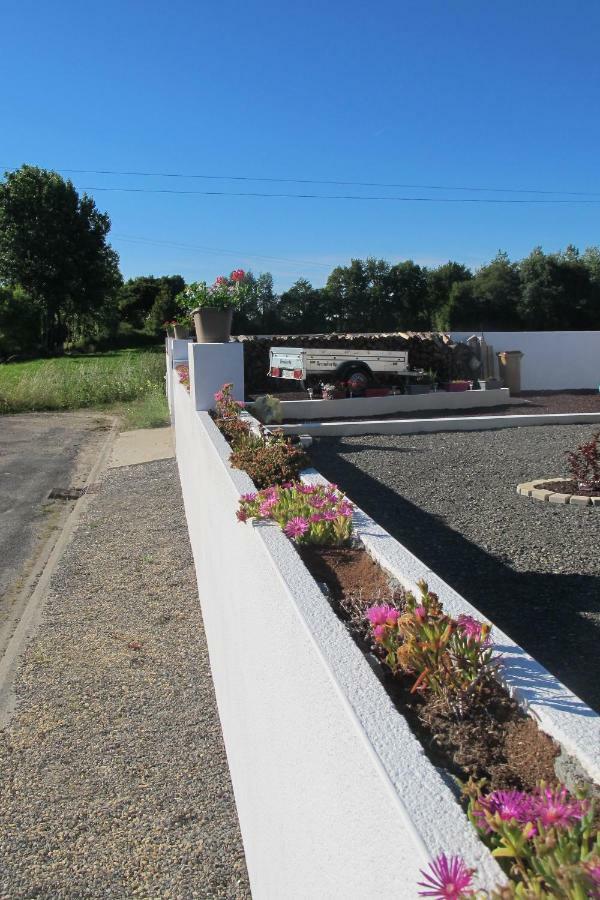 Le Contrevent Vila Saint-Julien-des-Landes Exterior foto
